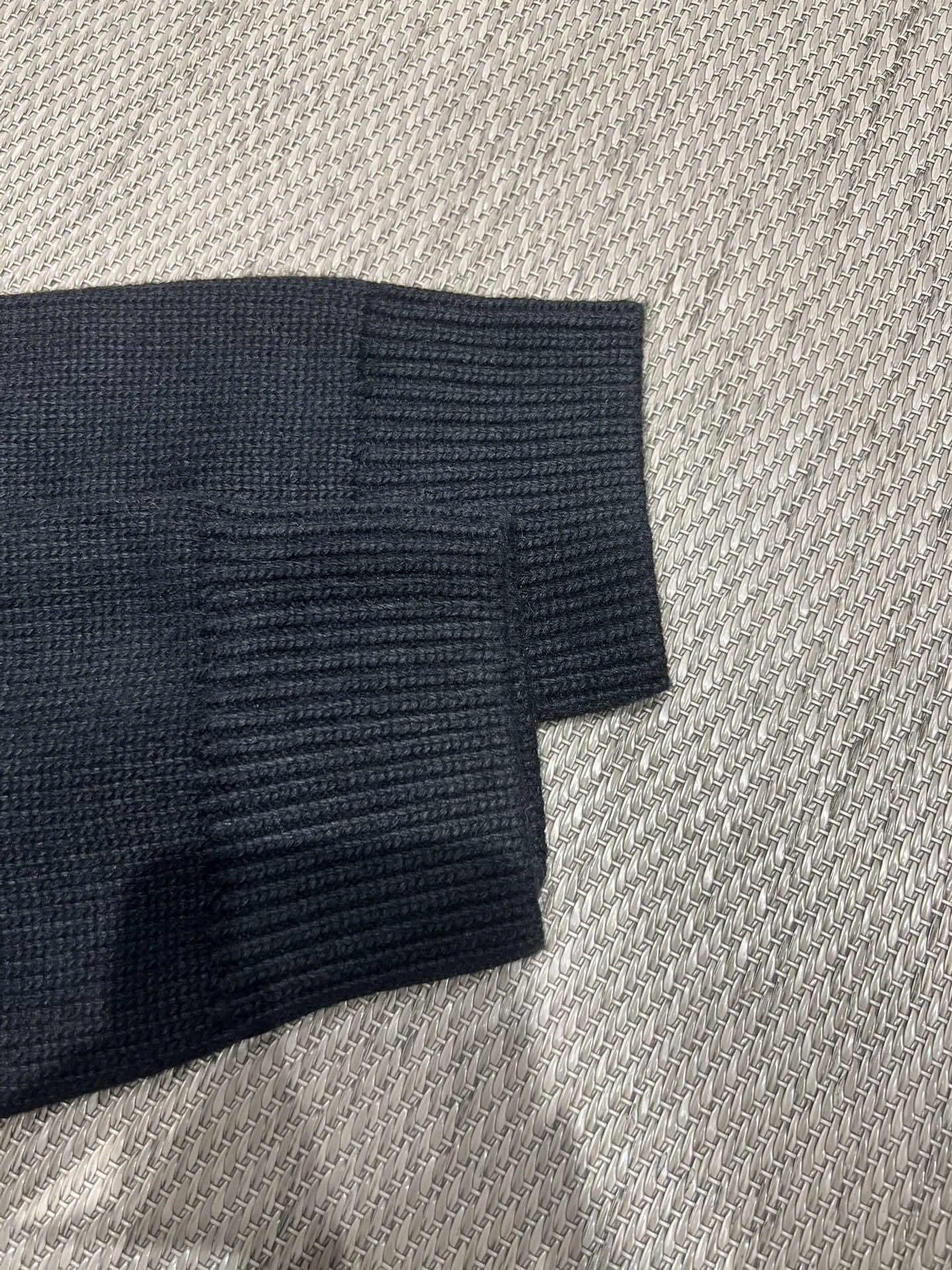 wg.luxury -- 8V Monogram wool oversized item:E-F140L1925H